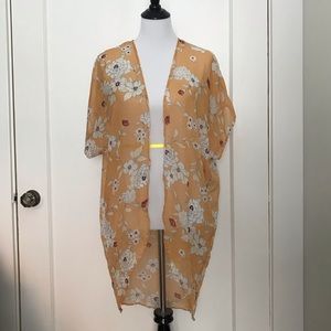 Polly & Esther Short-Sleeve Gold Floral Kimono